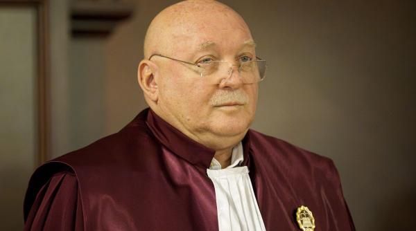 Surse: Un judecător CCR a cerut concediu de odihnă