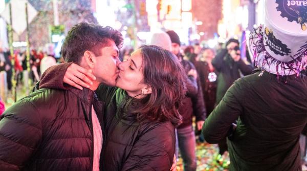 Cele mai trăznite superstiții de Revelion, adunate din toată lumea