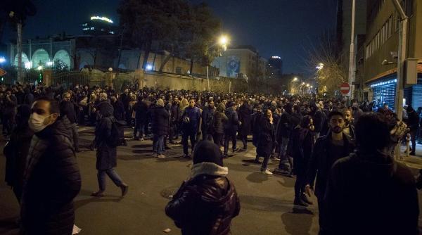 Israel în alertă, pe fondul posibilității unei intervenții americane în Iran. Zeci de iranieni, uciși la proteste