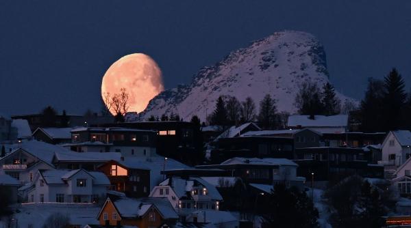 patru zodii abundenta noroc 11 ianuarie 2026 luna scorpion