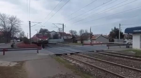 CFR condamnă ferm comportamentele iresponsabile la trecerile la nivel cu calea ferată