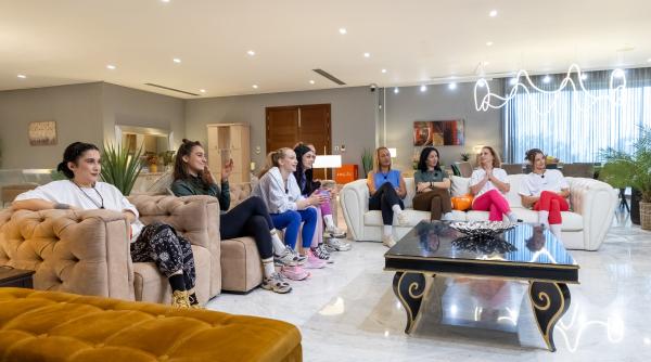 Săptămâna începe la Power Couple, la Antena 1, cu o probă de neratat: ”răzbunarea este dulce. Astăzi, fetele vor fi praștie”