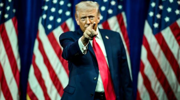 Președintele Trump îndeamnă la continuarea protestelor din Iran