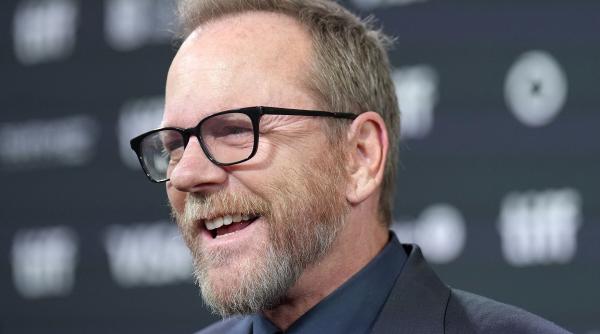 Actorul Kiefer Sutherland, arestat la Hollywood după un incident cu un șofer de rideshare