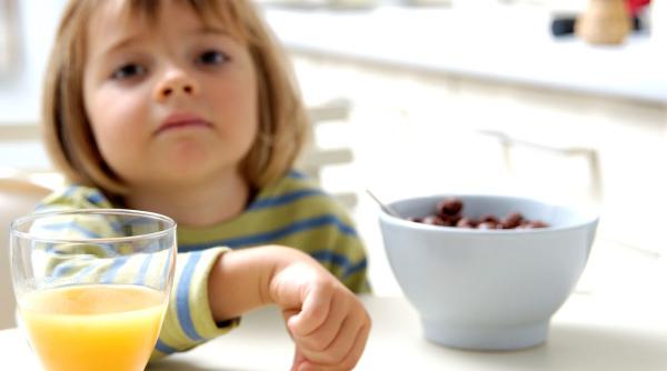 6 alimente „sănătoase” din supermarket care te păcălesc: zahăr ascuns și etichete înșelătoare