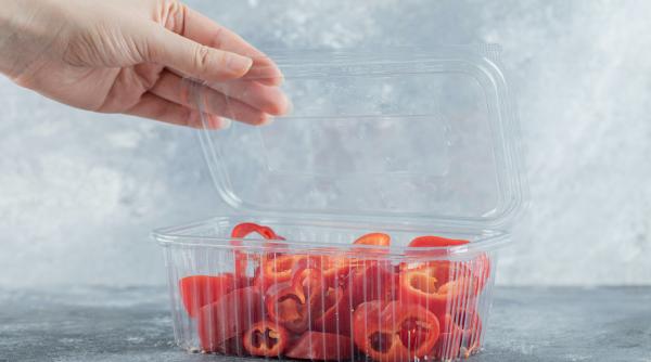 Tips &amp; tricks pentru caserolele unică folosință: tehnici simple care fac transportul și servirea mai sigure