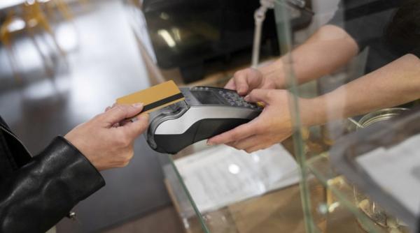 Frauda „atingerea fantomă" vă poate goli contul fără să vă atingă