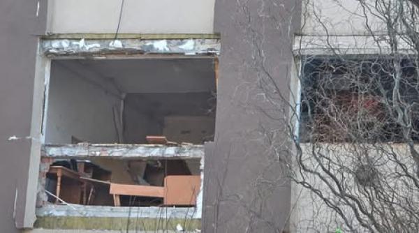 Explozie într-un bloc din Buzău, o persoană a fost rănită