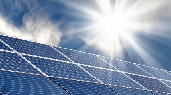 productie record ue energie solara importuri crestere gnl cererea scadere gaze