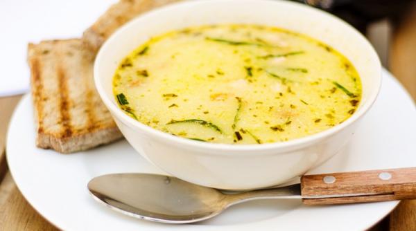 Rețete de iarnă: Cum prepari ciorba de usturoi. Beneficii asupra sănătății