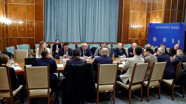 Bolojan, semnal de alarmă: salariile din primării depășesc veniturile locale