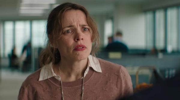 „Ajutor!” - un film despre jungla corporatistă și cea naturală