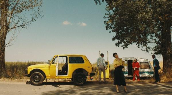 Unul dintre cele mai așteptate filme ale anului, CATANE, comedia-manifest semnată de Ioana Mischie, se lansează în cinematografele din România din 26 ianuarie 2026