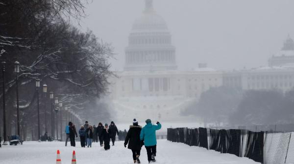 Furtună de iarnă devastatoare SUA 2026: 12 state declară stare de urgență, temperaturi -45°C, Trump critică încălzirea globală