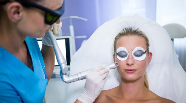 rejuvenarea faciala cu laser co tratamentul tot mai cautat pentru un ten tanar