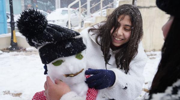 Horoscop 25 ianuarie 2026: patru zodii primesc un dar important sub Luna în Taur