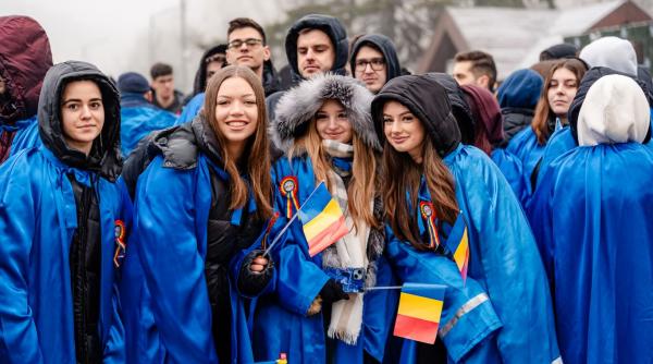 presa maghiara de ziua unirii nivelul de trai al romanilor este intr o spirala descendenta