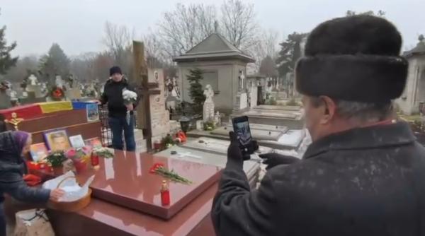Zeci de nostalgici ai comunismului, omagiu la mormântul lui Nicolae Ceaușescu, la 108 ani de la naștere