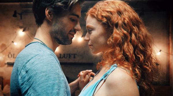 Zodiile și arta iubirii: Cine creează povești de dragoste ca-n filme