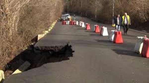 pericol drumurile publice sosea valea prahovei surpat autoritatile locale cunosc situatia 2 ani