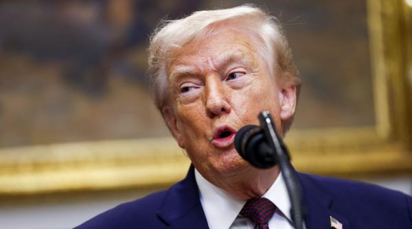 Ce este logoreea, tulburarea de vorbire de care ar suferi Trump. Medicii o asociază cu demența