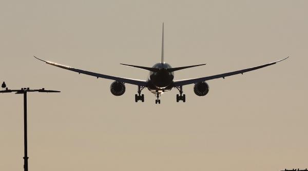 traficul aerian bucuresti zborurile otopeni baneasa conditii iarna