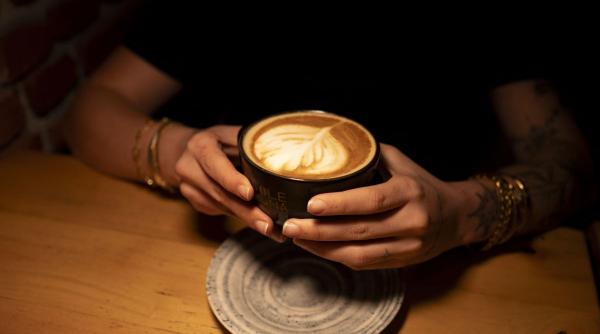 Ce se întâmplă cu inima ta dacă bei cafea zilnic. Descoperiri noi ale cardiologilor