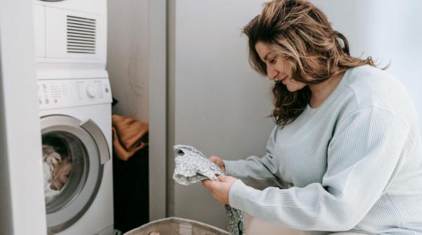 doua greseli frecvente lasa pete detergent rufe cand speli masina