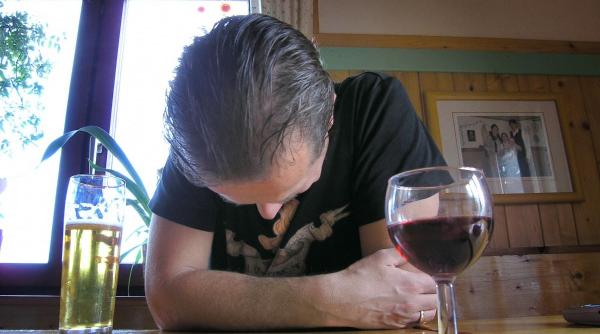 Suntem campioni mondiali la alcool! Românii, mai mari băutori decât cehii și germanii