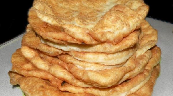 Deserturile copilăriei: Cum să prepari rapid scovergi cu dulceață