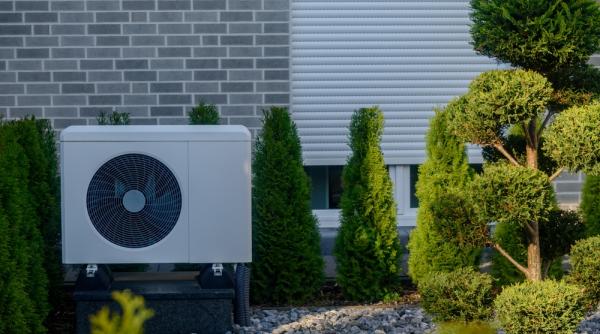 Cum să îmbunătățești eficiența energetică a locuinței tale cu pompele de căldură aer‑apă?