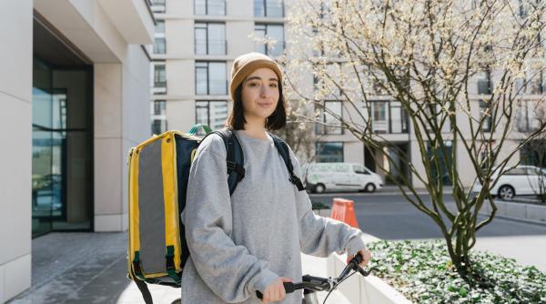 Pașii pentru a deveni propriul tău șef în domeniul livrărilor rapide