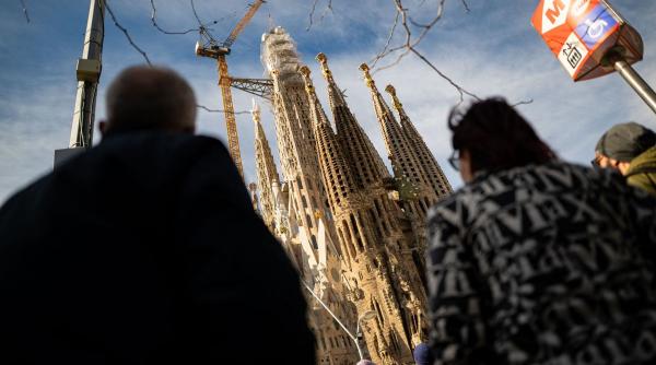 Spania oferă statut legal pentru o jumătate de milion de migranți