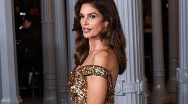 Cindy Crawford a împlinit 60 de ani. Cum arată astăzi celebrul fotomodel