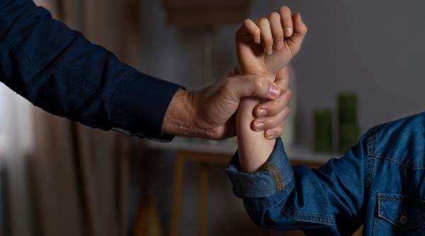 Violența domestică atinge cote alarmante. 12.000 de intervenții ale polițiștilor în luna ianuarie 2026