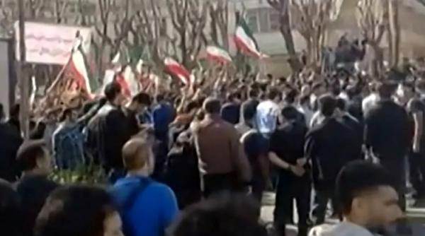 Noi proteste în Iran, amorsate de comemorarea victimelor masacrului