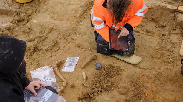 noua perspectiva asupra scrierii simboluri epoca de piatra vechi 40 000 de ani