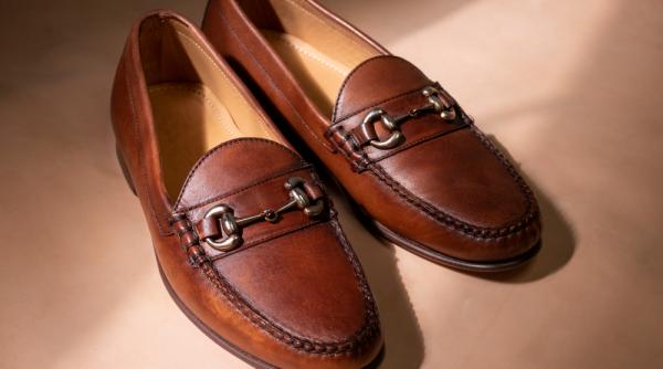 10 culori de mocasini care se poartă în acest sezon