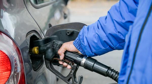 7 din 10 lei plătiți la pompă merg la stat: de ce prețul carburanților în România este în primul rând o problemă fiscală