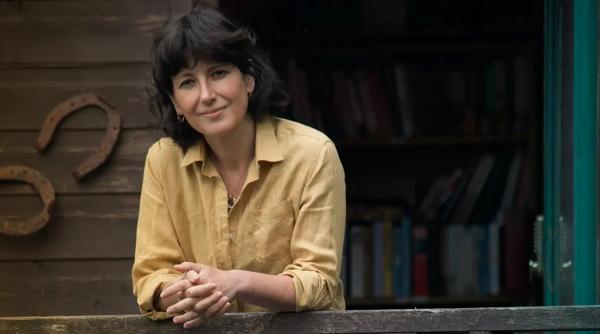 interviu cu scriitoarea bulgara kapka kassabova