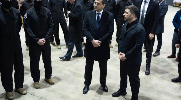 volodimir zelenski in vizita la baza 86 aeriana locotenent aviator gheorghe mociornita