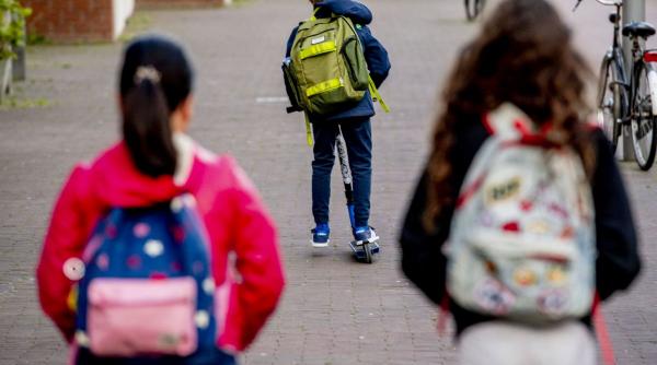 România, printre ultimele locuri în UE la educație: Aproape jumătate dintre elevi sunt analfabeți funcționali