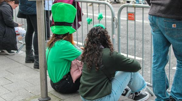 4 luni de naștere care își regăsesc credința în momente grele de Sfântul Patrick (17 martie). Mesajul spiritual din spatele sărbătorii