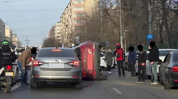 Accident grav lângă Spitalul Colentina, cu șase mașini