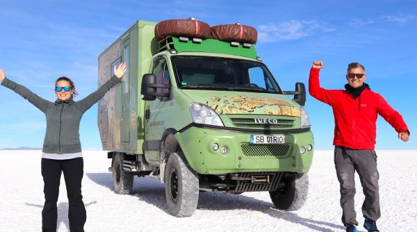Incredibila poveste a unei sibience: Ioana a lăsat luxul din Dubai pentru un an sabatic într-un camion