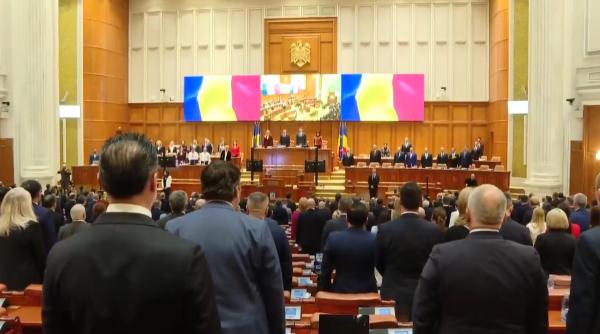A început şedinţa plenului reunit. Luptă la baionetă pe buget, în Parlament. Bolojan: Adevărul este că banii pe care noi îi producem ca ţară nu ne ajung