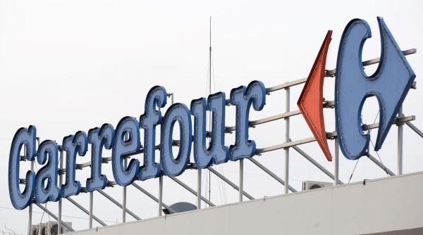 Frații Pavăl au depus actele pentru preluarea Carrefour