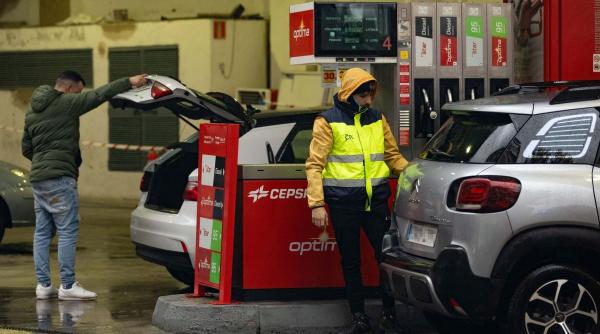 Șofer român de TIR, ucis în Spania după ce a prins un hoț de motorină. Final cumplit în fața soției