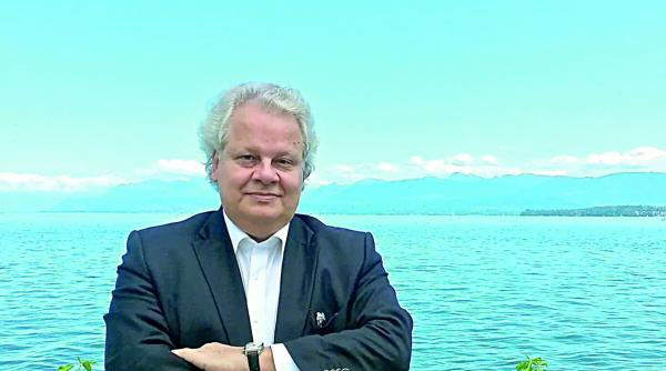 Jean Valvis, fondatorul Aqua Carpatica, aduce un omagiu poetului național și Imnului Greciei