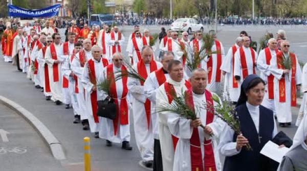 Restricții de trafic pe mai multe străzi din Capitală, duminică, de Floriile catolice